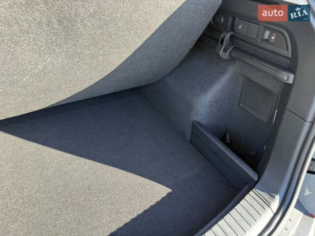 Серый Шкода Kodiaq, объемом двигателя 1.97 л и пробегом 215 тыс. км за 29700 $, фото 26 на Automoto.ua