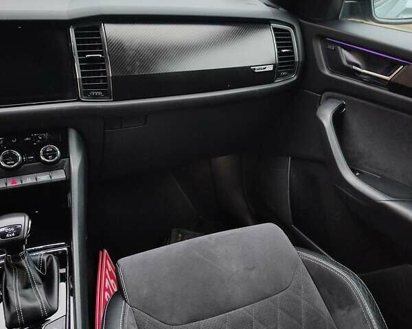 Серый Шкода Kodiaq, объемом двигателя 1.97 л и пробегом 243 тыс. км за 28700 $, фото 16 на Automoto.ua