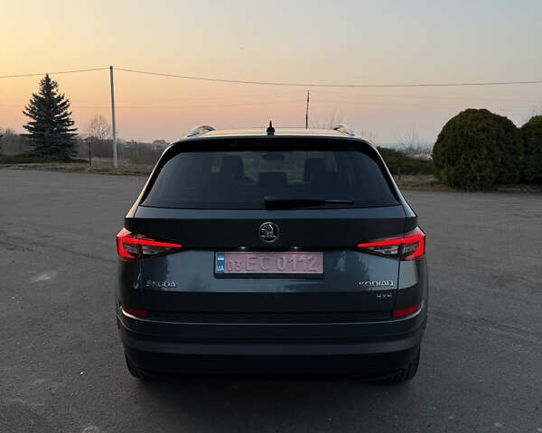 Серый Шкода Kodiaq, объемом двигателя 1.97 л и пробегом 210 тыс. км за 28700 $, фото 5 на Automoto.ua