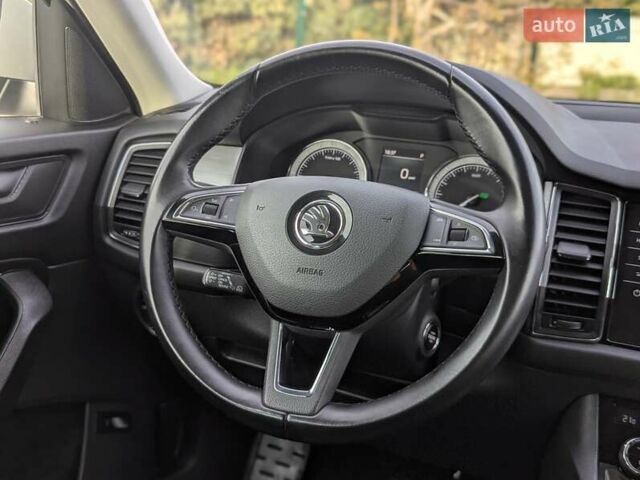Сірий Шкода Kodiaq, об'ємом двигуна 2 л та пробігом 220 тис. км за 23999 $, фото 27 на Automoto.ua