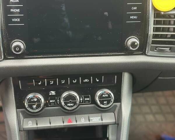 Серый Шкода Kodiaq, объемом двигателя 1.98 л и пробегом 38 тыс. км за 29999 $, фото 17 на Automoto.ua