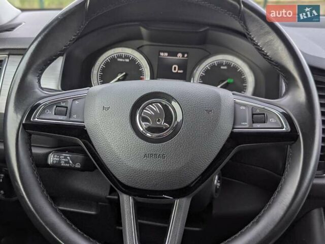 Сірий Шкода Kodiaq, об'ємом двигуна 2 л та пробігом 220 тис. км за 23999 $, фото 28 на Automoto.ua