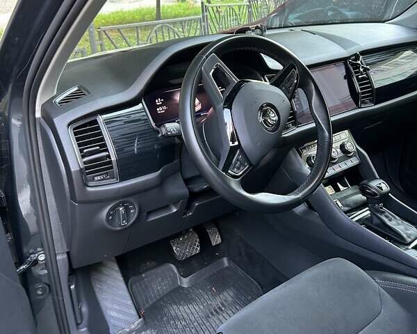 Сірий Шкода Kodiaq, об'ємом двигуна 1.97 л та пробігом 101 тис. км за 33000 $, фото 2 на Automoto.ua