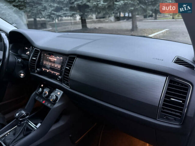 Сірий Шкода Kodiaq, об'ємом двигуна 1.97 л та пробігом 243 тис. км за 23500 $, фото 11 на Automoto.ua