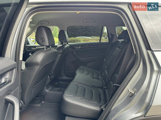 Серый Шкода Kodiaq, объемом двигателя 1.98 л и пробегом 125 тыс. км за 27000 $, фото 16 на Automoto.ua