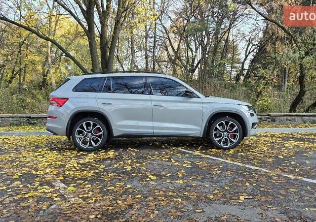 Серый Шкода Kodiaq, объемом двигателя 1.97 л и пробегом 222 тыс. км за 35700 $, фото 5 на Automoto.ua