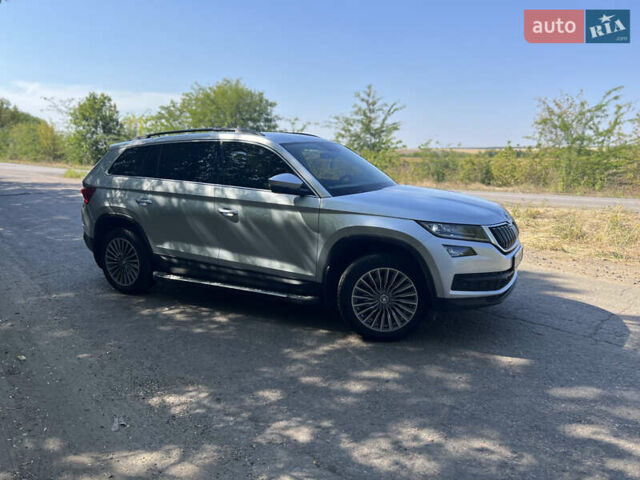 Серый Шкода Kodiaq, объемом двигателя 1.97 л и пробегом 165 тыс. км за 29000 $, фото 2 на Automoto.ua