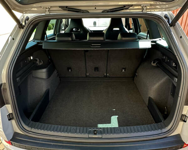 Серый Шкода Kodiaq, объемом двигателя 2 л и пробегом 140 тыс. км за 33900 $, фото 81 на Automoto.ua