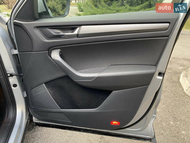 Сірий Шкода Kodiaq, об'ємом двигуна 1.98 л та пробігом 91 тис. км за 27500 $, фото 16 на Automoto.ua