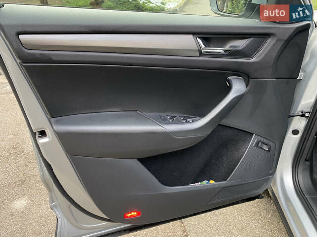 Сірий Шкода Kodiaq, об'ємом двигуна 1.98 л та пробігом 91 тис. км за 27500 $, фото 19 на Automoto.ua