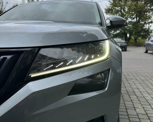 Серый Шкода Kodiaq, объемом двигателя 1.98 л и пробегом 125 тыс. км за 27000 $, фото 2 на Automoto.ua
