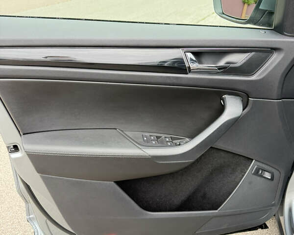 Серый Шкода Kodiaq, объемом двигателя 1.97 л и пробегом 113 тыс. км за 31500 $, фото 11 на Automoto.ua