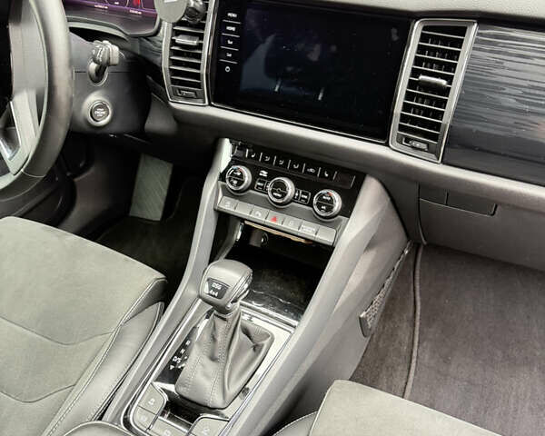 Серый Шкода Kodiaq, объемом двигателя 1.97 л и пробегом 113 тыс. км за 31500 $, фото 21 на Automoto.ua