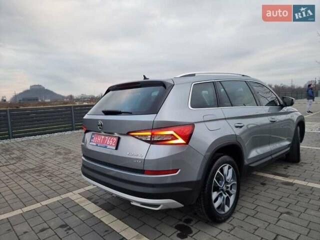 Серый Шкода Kodiaq, объемом двигателя 1.97 л и пробегом 207 тыс. км за 27900 $, фото 6 на Automoto.ua