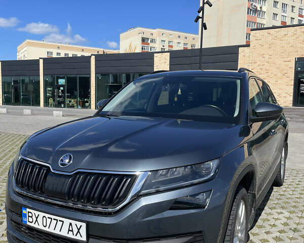 Серый Шкода Kodiaq, объемом двигателя 1.97 л и пробегом 100 тыс. км за 33500 $, фото 2 на Automoto.ua