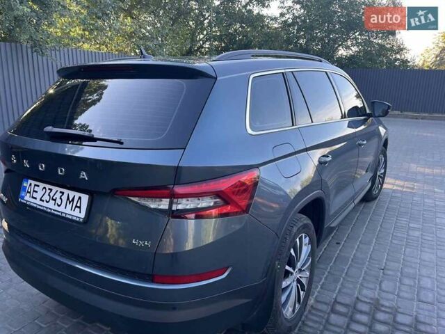 Серый Шкода Kodiaq, объемом двигателя 1.97 л и пробегом 96 тыс. км за 28800 $, фото 4 на Automoto.ua