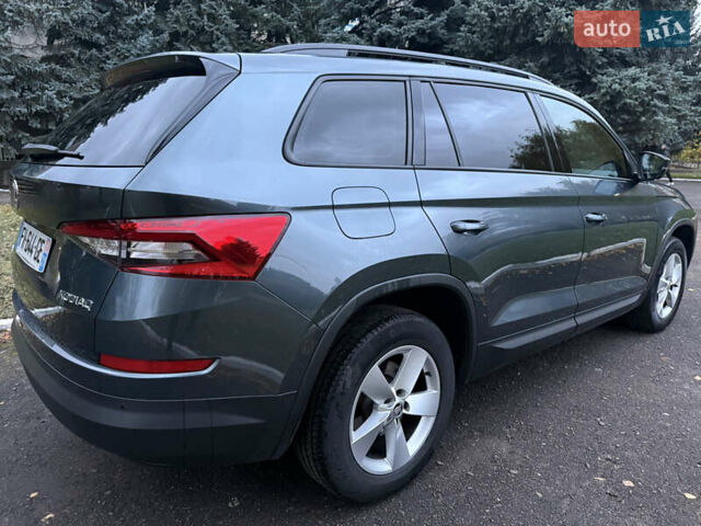 Сірий Шкода Kodiaq, об'ємом двигуна 1.97 л та пробігом 243 тис. км за 23500 $, фото 3 на Automoto.ua