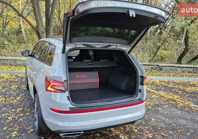 Серый Шкода Kodiaq, объемом двигателя 1.97 л и пробегом 222 тыс. км за 35700 $, фото 11 на Automoto.ua
