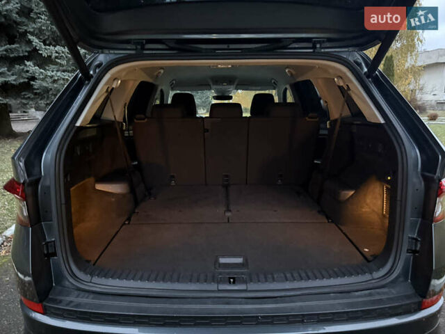 Сірий Шкода Kodiaq, об'ємом двигуна 1.97 л та пробігом 243 тис. км за 23500 $, фото 26 на Automoto.ua