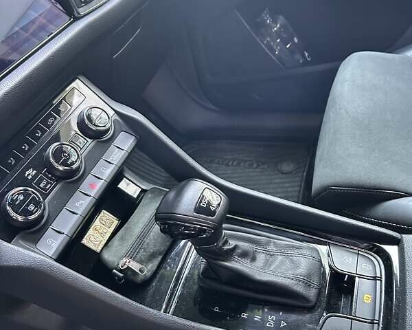 Сірий Шкода Kodiaq, об'ємом двигуна 1.97 л та пробігом 101 тис. км за 33000 $, фото 3 на Automoto.ua