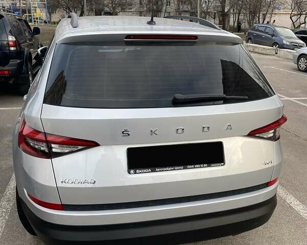 Серый Шкода Kodiaq, объемом двигателя 1.97 л и пробегом 168 тыс. км за 29000 $, фото 4 на Automoto.ua