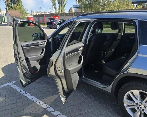 Серый Шкода Kodiaq, объемом двигателя 1.97 л и пробегом 348 тыс. км за 25500 $, фото 11 на Automoto.ua