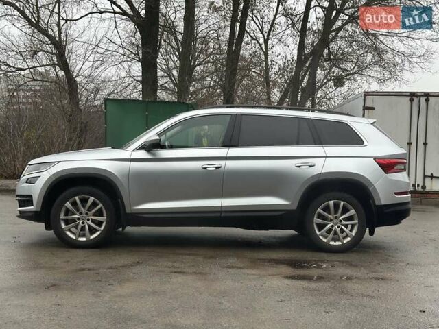 Серый Шкода Kodiaq, объемом двигателя 1.97 л и пробегом 212 тыс. км за 27500 $, фото 4 на Automoto.ua