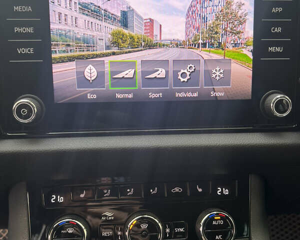 Серый Шкода Kodiaq, объемом двигателя 1.97 л и пробегом 157 тыс. км за 35000 $, фото 88 на Automoto.ua