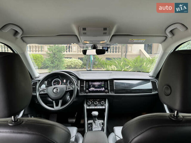 Серый Шкода Kodiaq, объемом двигателя 1.98 л и пробегом 125 тыс. км за 27000 $, фото 14 на Automoto.ua