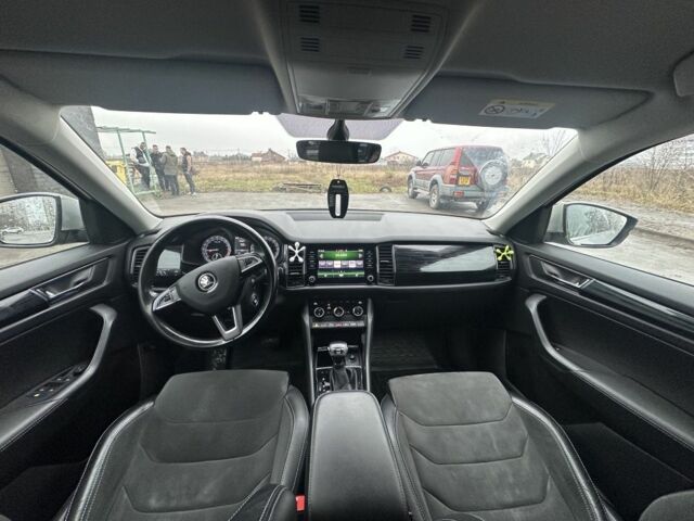 Серый Шкода Kodiaq, объемом двигателя 2 л и пробегом 212 тыс. км за 27500 $, фото 1 на Automoto.ua