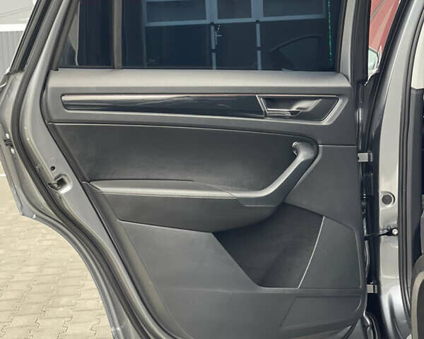 Серый Шкода Kodiaq, объемом двигателя 1.97 л и пробегом 227 тыс. км за 23999 $, фото 47 на Automoto.ua