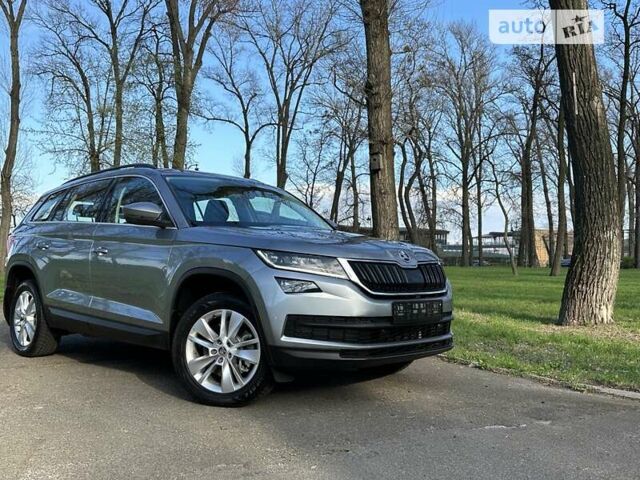 Сірий Шкода Kodiaq, об'ємом двигуна 1.98 л та пробігом 77 тис. км за 26999 $, фото 2 на Automoto.ua