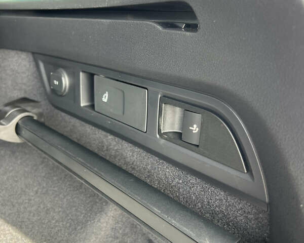 Серый Шкода Kodiaq, объемом двигателя 1.97 л и пробегом 157 тыс. км за 35000 $, фото 60 на Automoto.ua