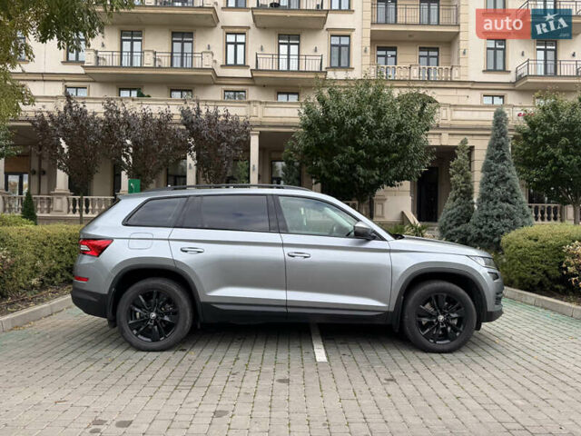 Серый Шкода Kodiaq, объемом двигателя 1.98 л и пробегом 125 тыс. км за 27000 $, фото 4 на Automoto.ua