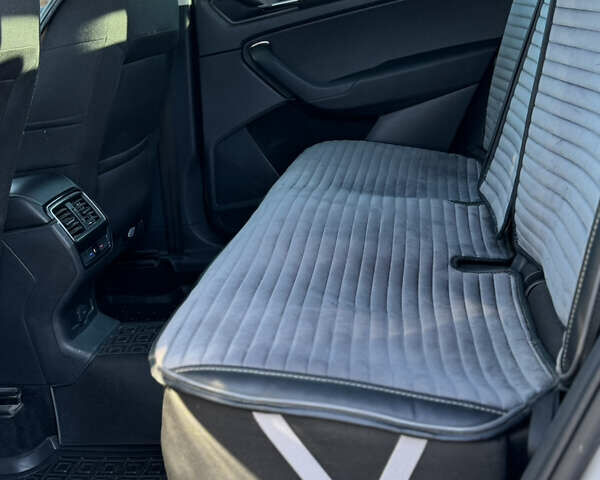 Серый Шкода Kodiaq, объемом двигателя 2 л и пробегом 190 тыс. км за 32000 $, фото 23 на Automoto.ua