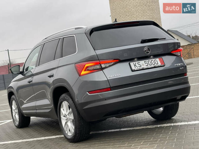 Серый Шкода Kodiaq, объемом двигателя 1.97 л и пробегом 227 тыс. км за 23999 $, фото 7 на Automoto.ua