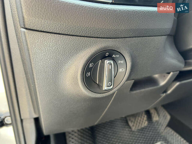 Серый Шкода Kodiaq, объемом двигателя 1.97 л и пробегом 165 тыс. км за 29000 $, фото 16 на Automoto.ua
