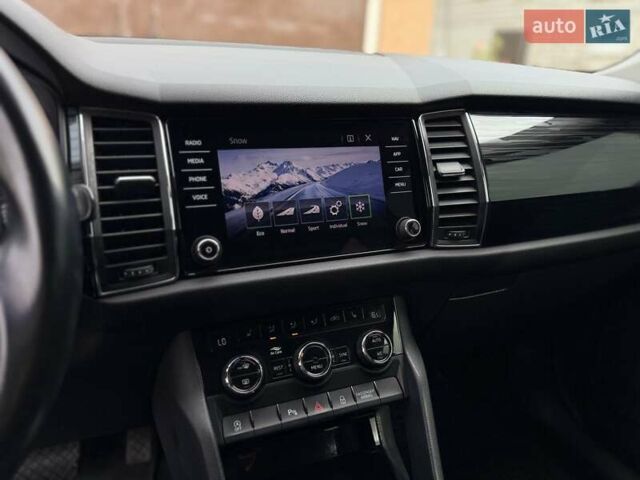 Сірий Шкода Kodiaq, об'ємом двигуна 1.97 л та пробігом 161 тис. км за 32500 $, фото 10 на Automoto.ua