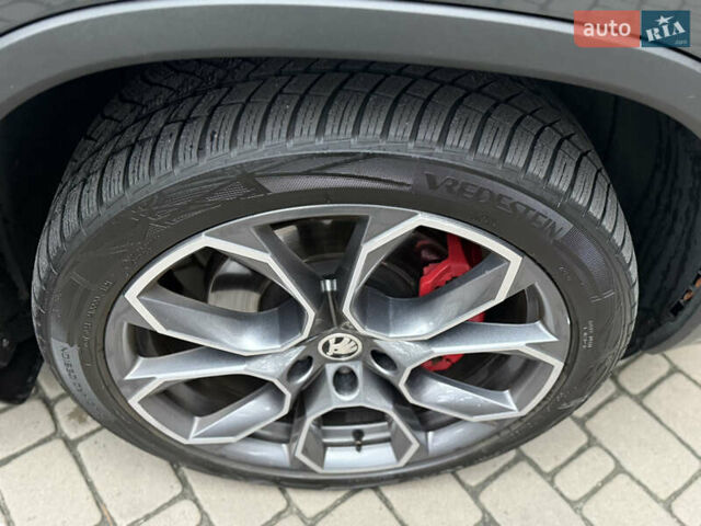 Серый Шкода Kodiaq, объемом двигателя 2 л и пробегом 210 тыс. км за 31500 $, фото 13 на Automoto.ua
