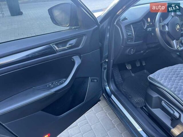 Серый Шкода Kodiaq, объемом двигателя 1.97 л и пробегом 96 тыс. км за 28800 $, фото 7 на Automoto.ua