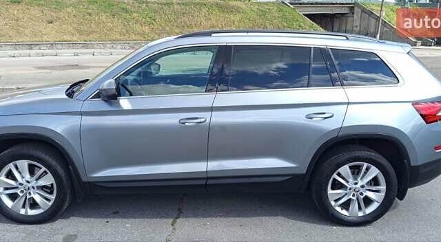 Серый Шкода Kodiaq, объемом двигателя 1.97 л и пробегом 218 тыс. км за 28500 $, фото 6 на Automoto.ua