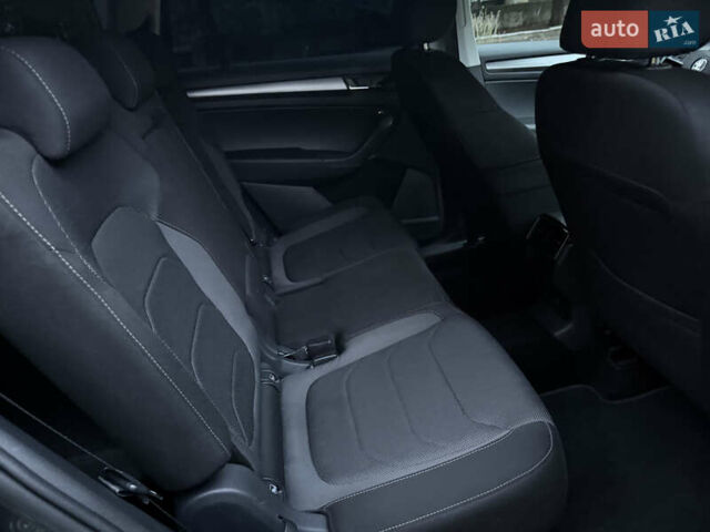 Сірий Шкода Kodiaq, об'ємом двигуна 1.97 л та пробігом 243 тис. км за 23500 $, фото 7 на Automoto.ua