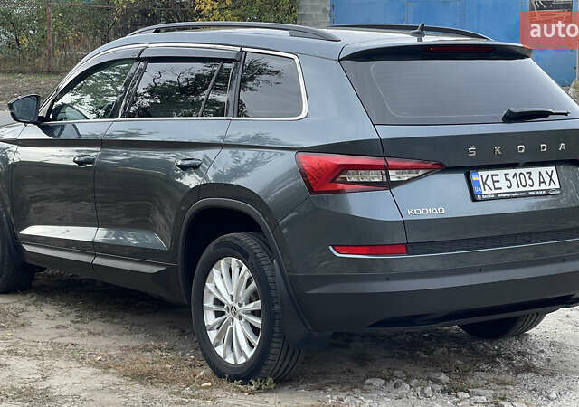 Серый Шкода Kodiaq, объемом двигателя 2 л и пробегом 56 тыс. км за 31900 $, фото 2 на Automoto.ua