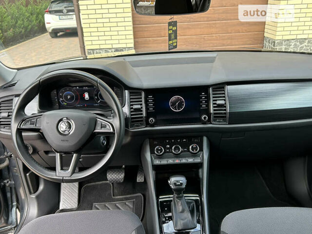 Сірий Шкода Kodiaq, об'ємом двигуна 2 л та пробігом 176 тис. км за 25500 $, фото 32 на Automoto.ua