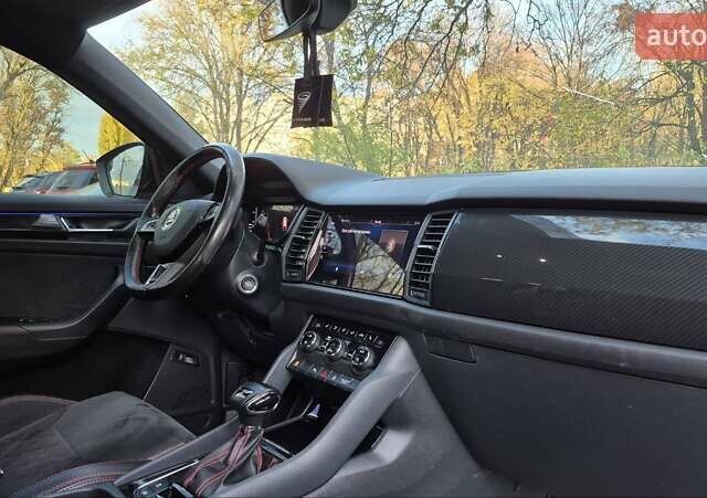 Серый Шкода Kodiaq, объемом двигателя 1.97 л и пробегом 222 тыс. км за 35700 $, фото 18 на Automoto.ua
