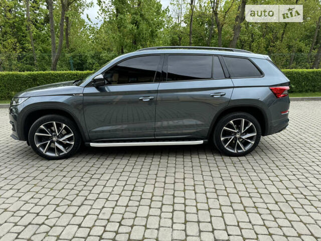 Серый Шкода Kodiaq, объемом двигателя 1.97 л и пробегом 247 тыс. км за 32700 $, фото 4 на Automoto.ua