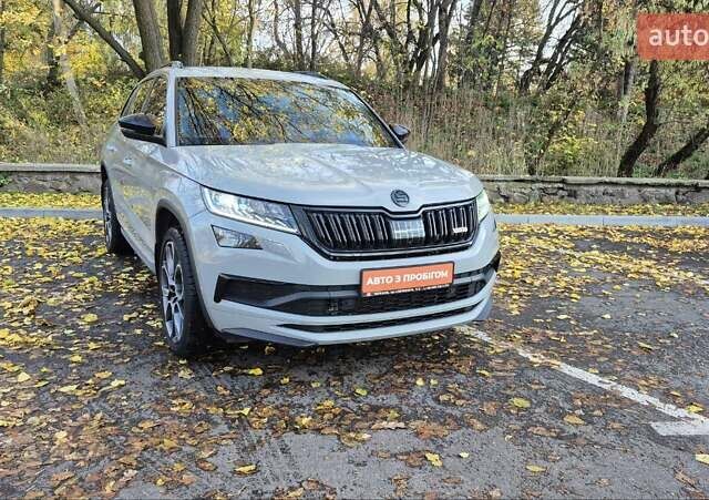 Серый Шкода Kodiaq, объемом двигателя 1.97 л и пробегом 222 тыс. км за 35700 $, фото 2 на Automoto.ua