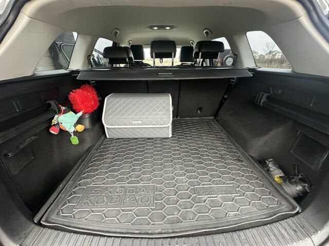 Серый Шкода Kodiaq, объемом двигателя 2 л и пробегом 212 тыс. км за 27500 $, фото 3 на Automoto.ua
