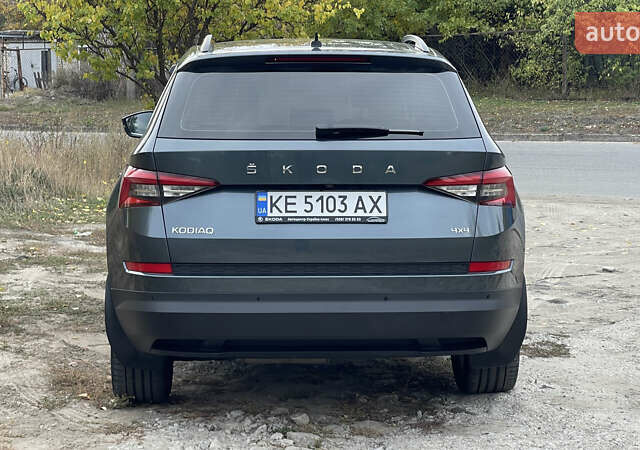 Серый Шкода Kodiaq, объемом двигателя 2 л и пробегом 56 тыс. км за 31900 $, фото 3 на Automoto.ua