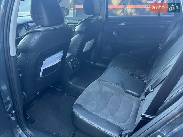 Серый Шкода Kodiaq, объемом двигателя 1.97 л и пробегом 96 тыс. км за 28800 $, фото 11 на Automoto.ua